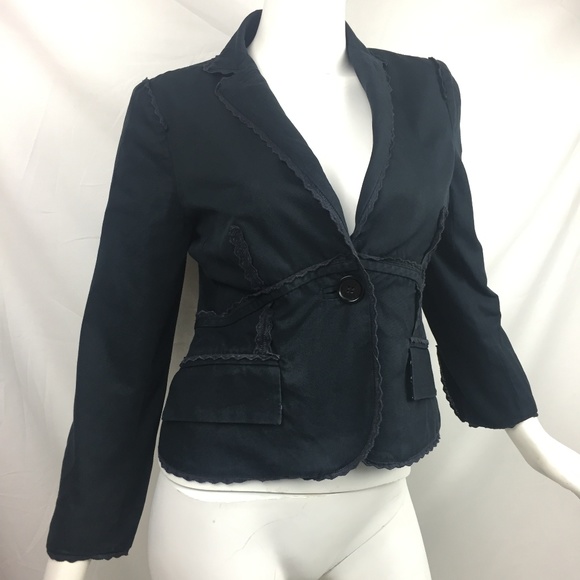 Marc Jacobs Jackets & Blazers - Marc Jacobs 4 navy blazer with lace trim